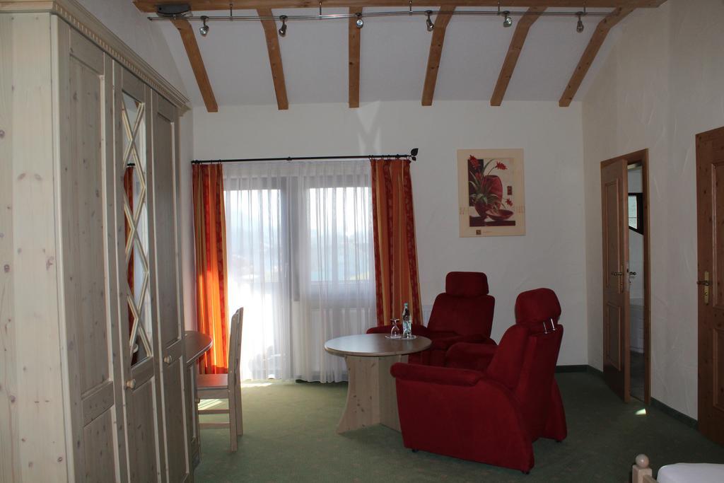 Hubertushof Hotel Garni オーバーシュタウフェン エクステリア 写真