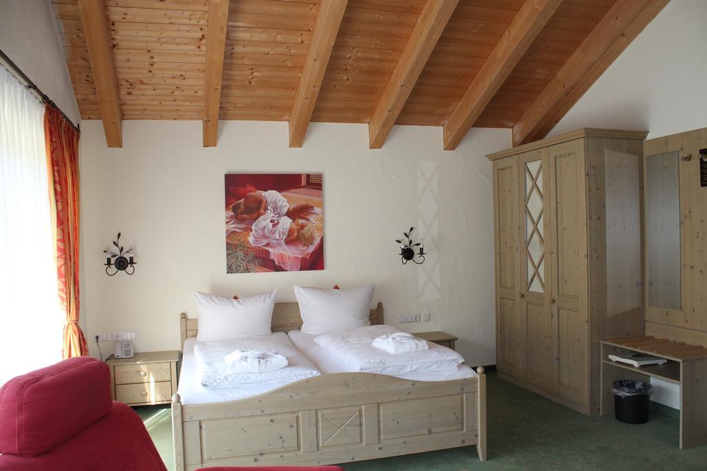 Hubertushof Hotel Garni オーバーシュタウフェン 部屋 写真