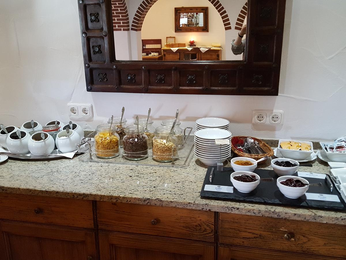 Hubertushof Hotel Garni オーバーシュタウフェン エクステリア 写真