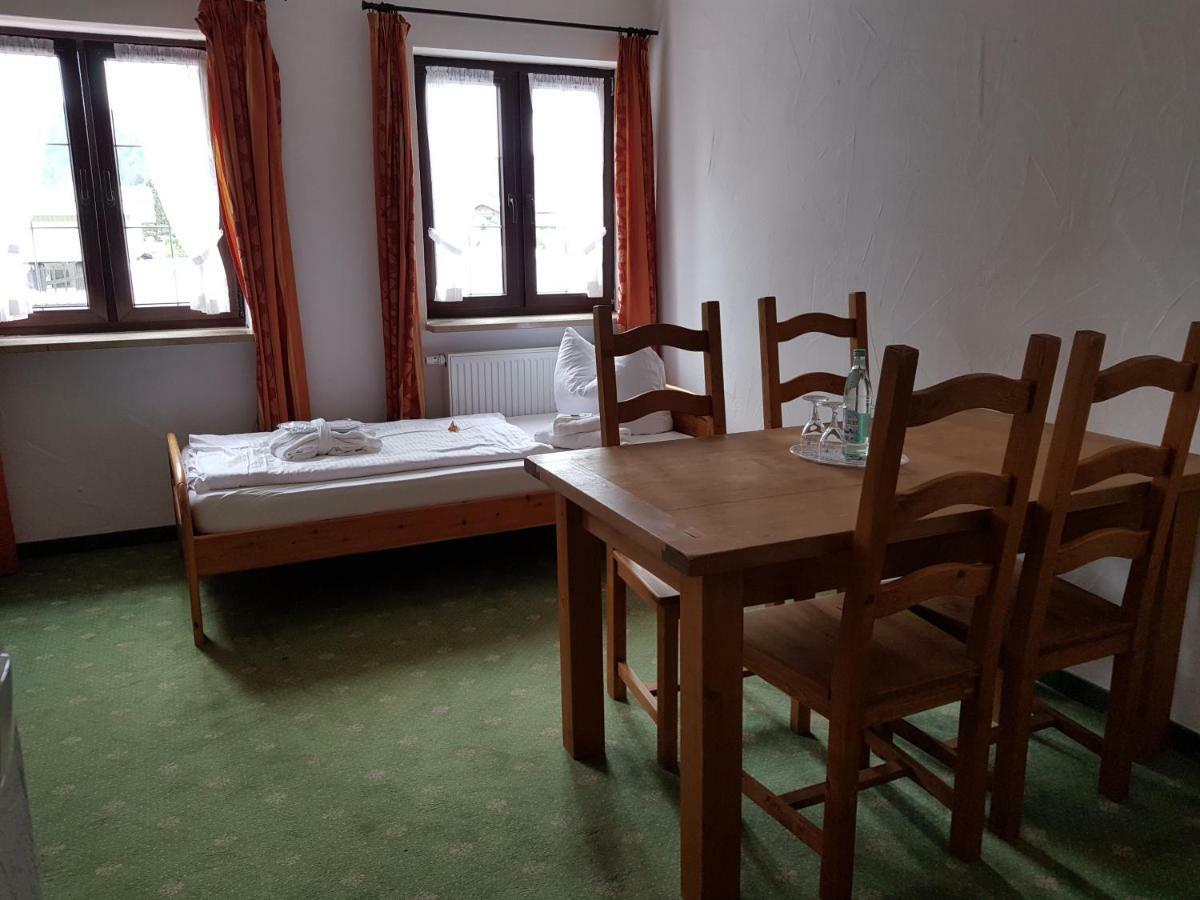 Hubertushof Hotel Garni オーバーシュタウフェン エクステリア 写真